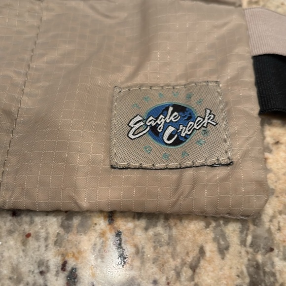 Eagle Creek money belt with a loop - Picture 3 of 6